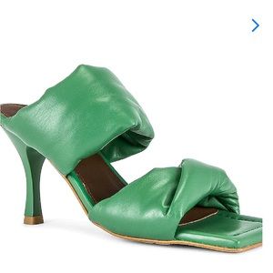 Alohas Twist Strap in Green US Size: 9